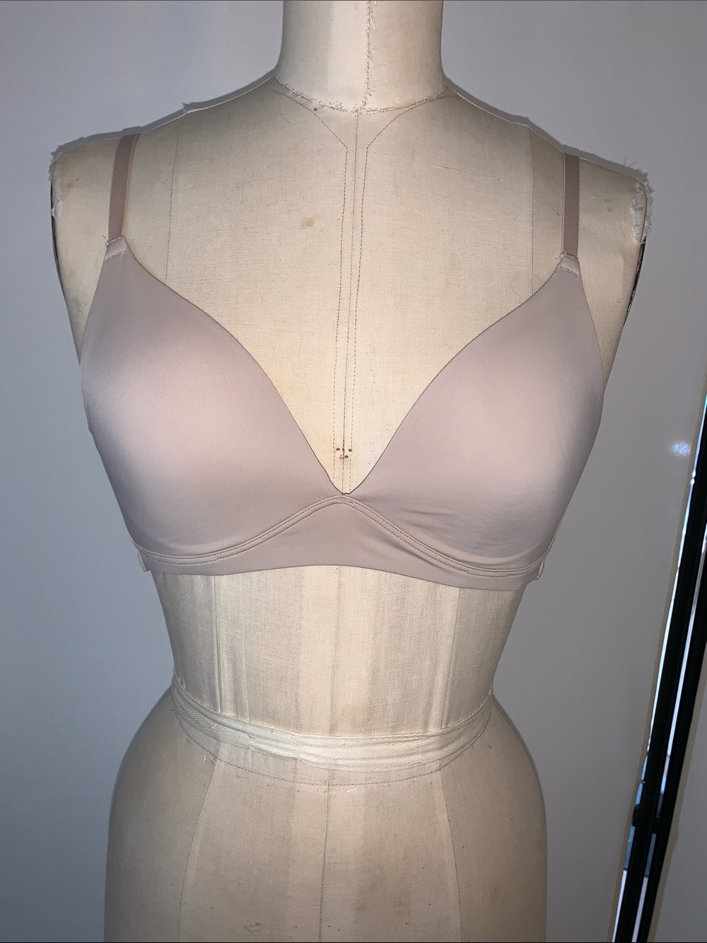 Natori  T-Shirt Bra - wireless 32B barely worn
